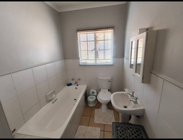 4 BEDROOM TOWNHOUSE FOR SALE IN CASHAN